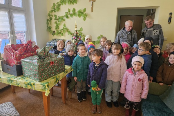 Odwiedziny Domu Seniora w Tworogu