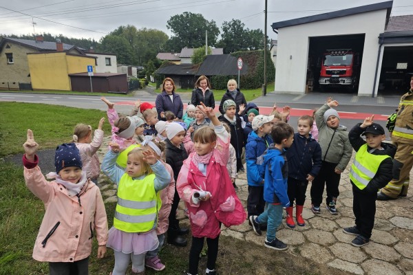 Motylki i Bajkusie z wizytą w OSP Tworóg